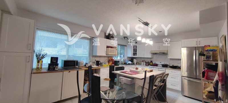 251229224715_kithchen 1.jpg